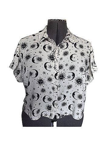 Hot Topic Short Sleeve Button-Down Shirt (view 1)