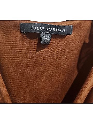 Julia Jordan Casual Dress (view 2)