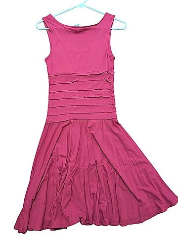 Max Studio Sleeveless stretchy Fitted Pleated Midi Dress Casual Dress (view 2)