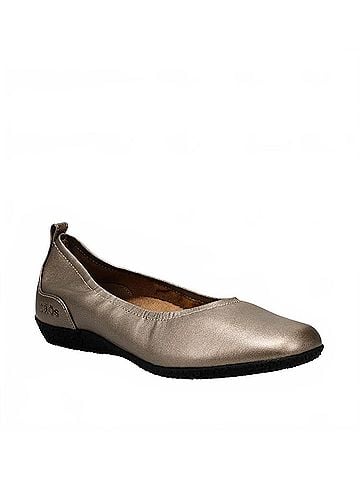 Taos Women's Chit Chat Flat Shoes in Champagne (view 1)