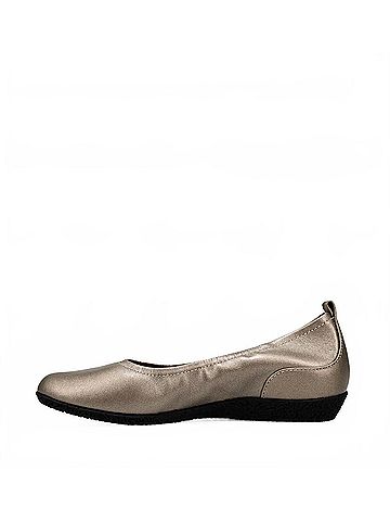 Taos Women's Chit Chat Flat Shoes in Champagne (view 2)