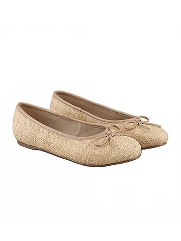 Oasis Society Women's Erika Flat Shoes in Wheat (view 2)