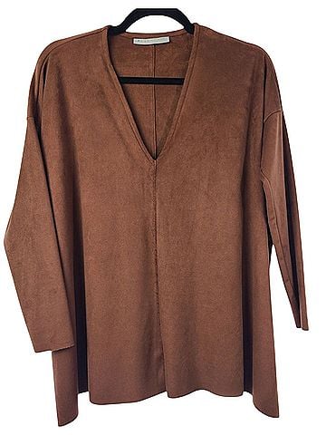 bryn WALKER Baxter Faux Suede
V Neck Sequoia Long Sleeve Blouse (view 1)