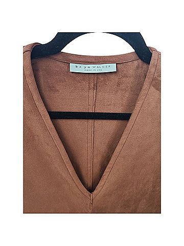 bryn WALKER Baxter Faux Suede
V Neck Sequoia Long Sleeve Blouse (view 2)