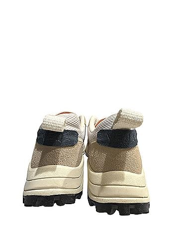 VEJA Sneakers (view 2)