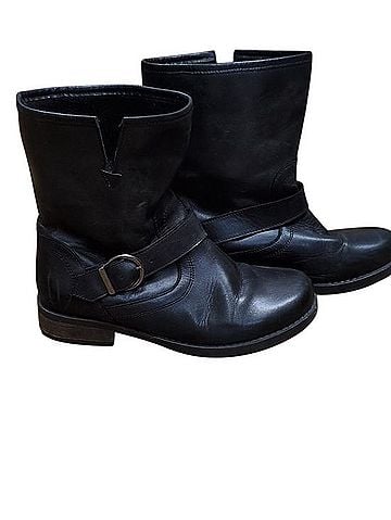 Eric Michael Boots (view 1)