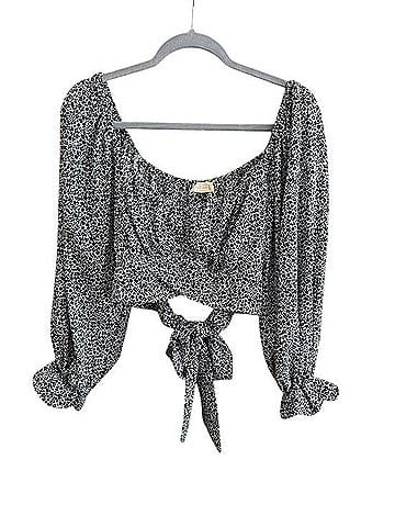 Altar'd State Black and White Floral Tie-Back Peasant Blouse Short Sleeve T-Shirt (view 1)