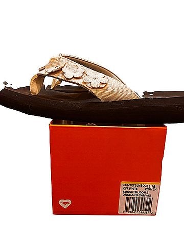 Rocket Dog Flip Flops (view 2)