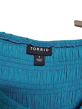 Torrid 3/4 Sleeve T-Shirt (view 2)