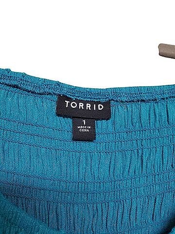 Torrid 3/4 Sleeve T-Shirt (view 2)