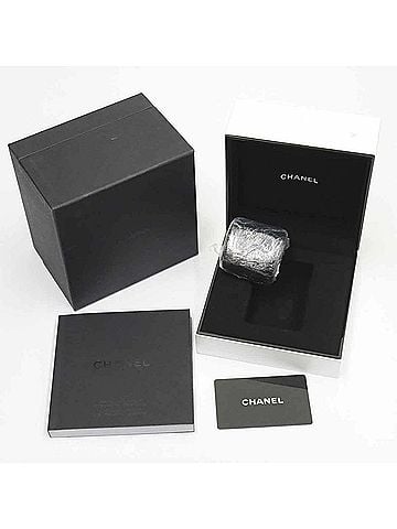 Chanel Chanel J12 33mm H2422 Women's Watch with 8 Diamonds, White Mother-of-Pearl, Ceramic, Quartz Movement (view 2)