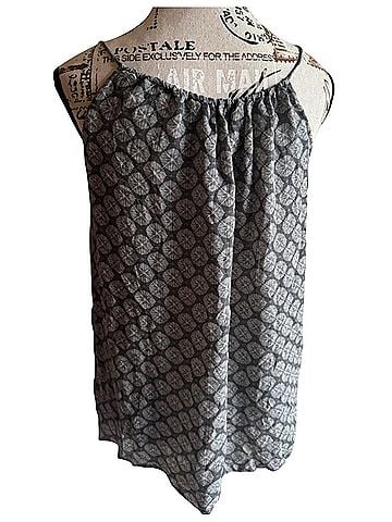 Vince. Sleeveless Silk Top (view 2)