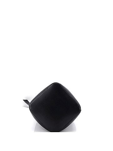 Loewe Pebble Bucket Bag Leather (view 2)