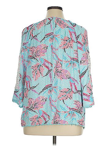 Crown & Ivy Crown &amp; Ivy 3/4 Sleeve Blouse (view 2)