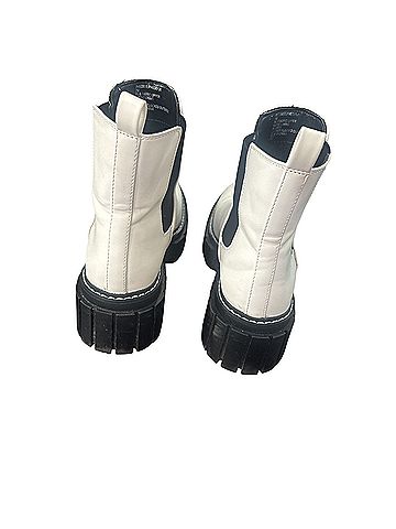 Madden Girl Ankle Boots (view 2)