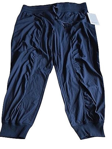 Lululemon Athletica Dance Studio Mid-Rise 7/8 Jogger Active Pants (view 1)