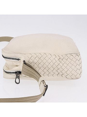 Bottega Veneta Intrecciato Shoulder Leather White Leather Shoulder Bag Bag (view 2)