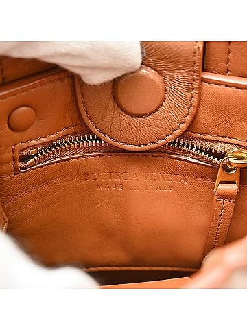Bottega Veneta Cassette Convertible Tote Maxi Intrecciato Leather Brown Leather Shoulder Bag Bag (view 2)