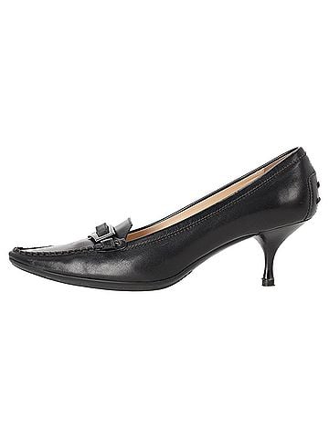 Tod's Tod's Pointed Toe Penny Loafer Pumps in Black Leather (view 2)