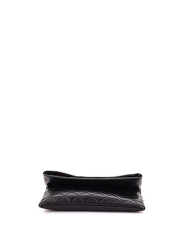Chanel Beauty CC Clutch Quilted Caviar (view 2)