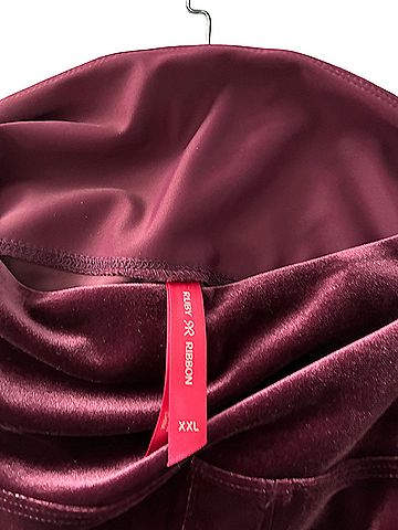Ruby Ribbon Leggings (view 2)