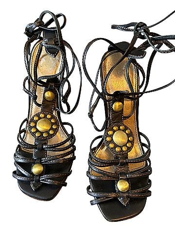 Colin Stuart Heels (view 1)