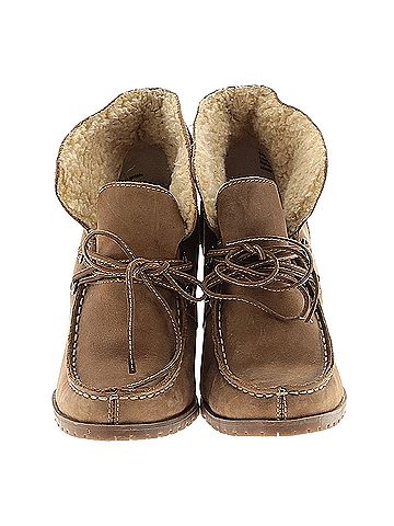 Audrey Brooke Audrey Brooke Ankle Boots (view 2)