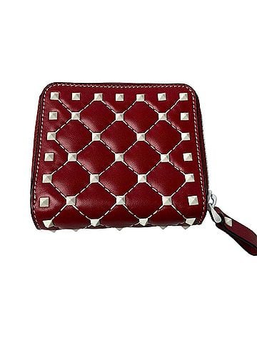 Valentino Garavani Valentino Garavani bi-fold wallet with Rockstud design for women. (view 1)