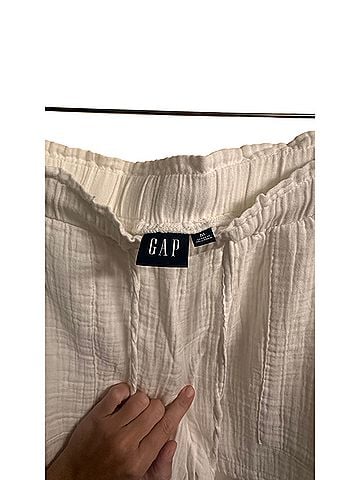 Gap Shorts (view 2)