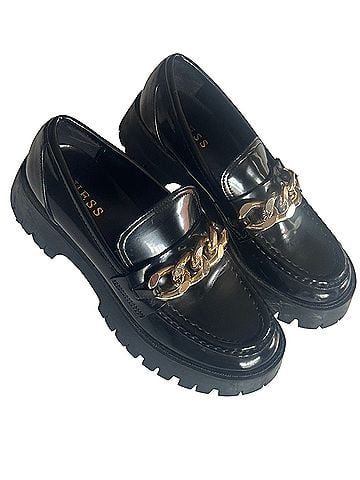Guess Flats (view 1)