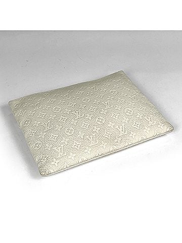 Louis Vuitton Louis Vuitton Pochette A4 Clutch Bag, Taurillon Leather, Ivory, M67462, Men's (view 2)