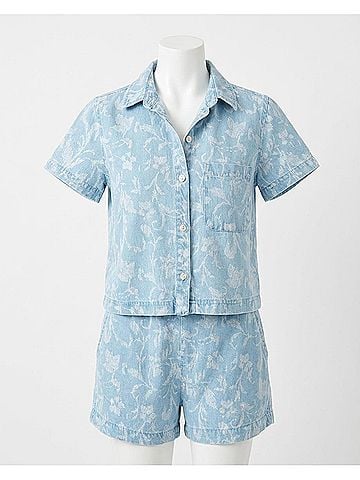 Bella Dahl Short Sleeve Pocket Button Down Top in Vintage Fleur Denim (view 1)