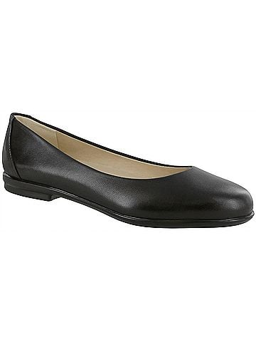 SAS Women's Scenic Flat in Black Black (view 2)