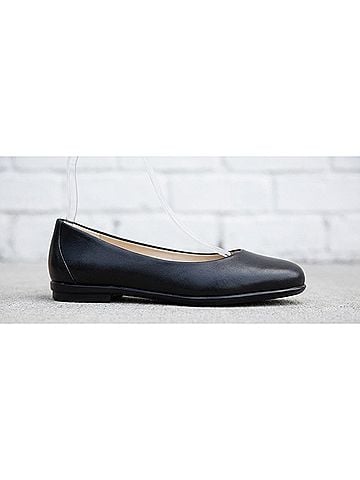SAS Women's Scenic Flat in Black Black (view 1)