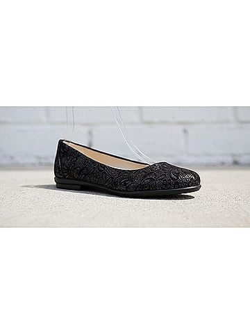 SAS Women's Scenic Flat in Black Lace (view 1)