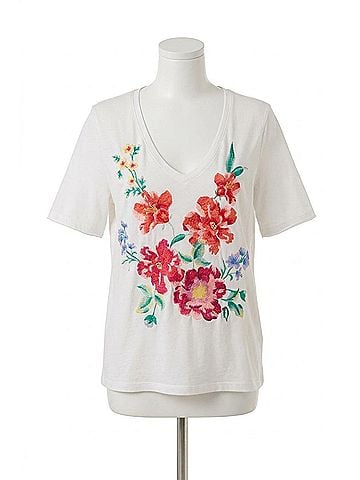 Johnny Was Celiora Raw Hem V-Neck Tee in White (view 1)