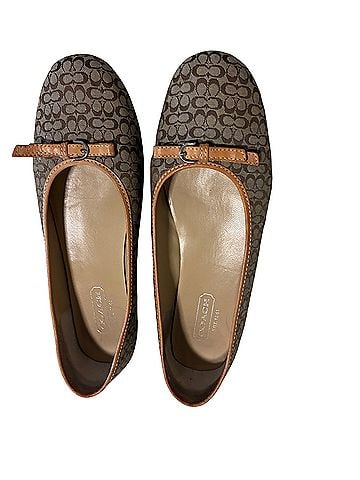 Coach Flats (view 1)