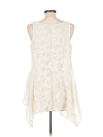 Vanessa Virginia Vanessa Virginia Sleeveless Blouse (view 2)