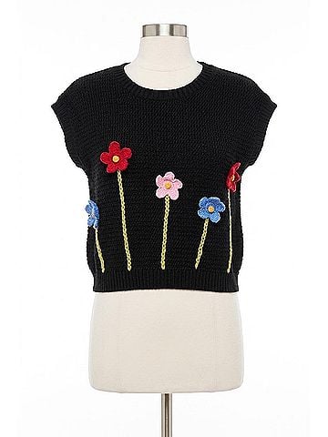 Blu Pepper 3d Crochet Floral Short Sleeve Sweater Top in Black (view 1)