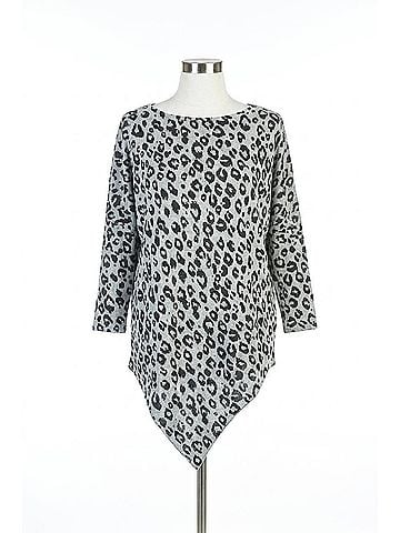 Papillon Leopard Print Sweater With Asymmetrical Hem in Light Grey (view 1)