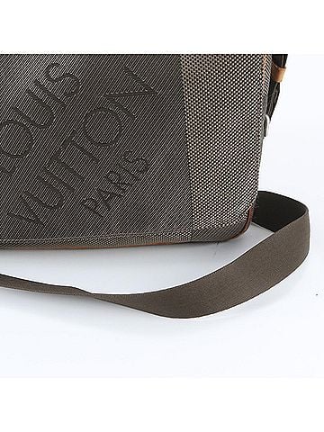 Louis Vuitton Louis Vuitton Damier Géant Petit Messager M93617 Leather Shoulder Bag Messenger for Men (view 2)
