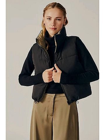 Dèluc Kansas Reversible Puffer Vest in Black Army (view 2)