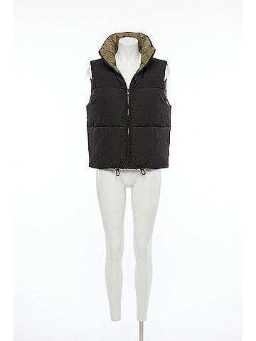 Dèluc. Kansas Reversible Puffer Vest in Black/Taupe (view 1)