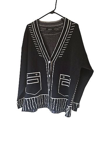 Akira Cardigan (view 1)