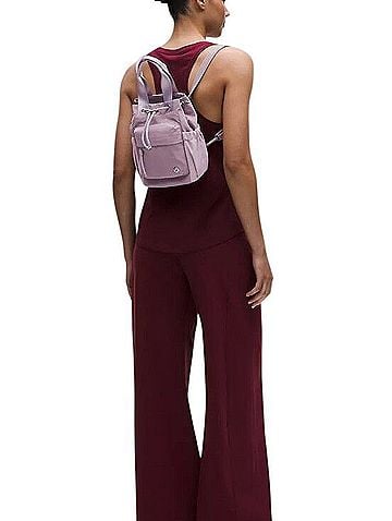 Lululemon Athletica Convertible Drawstring Bucket Bag 5L Bucket Bag (view 2)