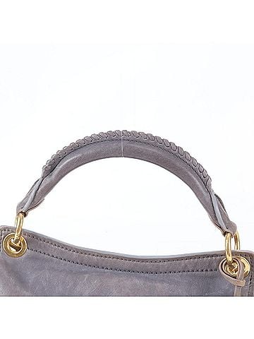 Miu Miu Miu Miu Miu Matelassé Leather RT0495 2-Way Shoulder Bag, Crossbody Handbag, Tote Bag for Women (view 2)