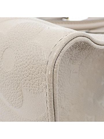 Louis Vuitton Louis Vuitton Monogram Empreinte OnTheGo MM M45607 Handbag (view 2)
