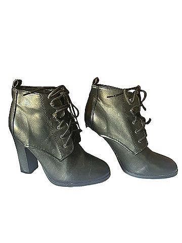 Qupid Ankle Boots (view 2)