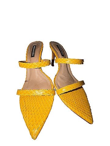 BCBGMAXAZRIA Heels (view 1)