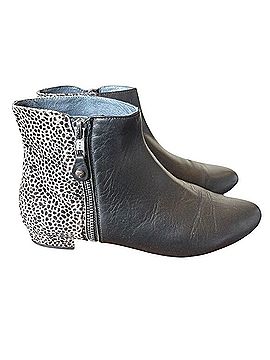 Sabrinas Ankle Boots (view 1)